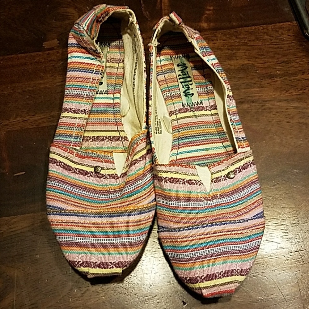 Slip on multi-color flats, size 6